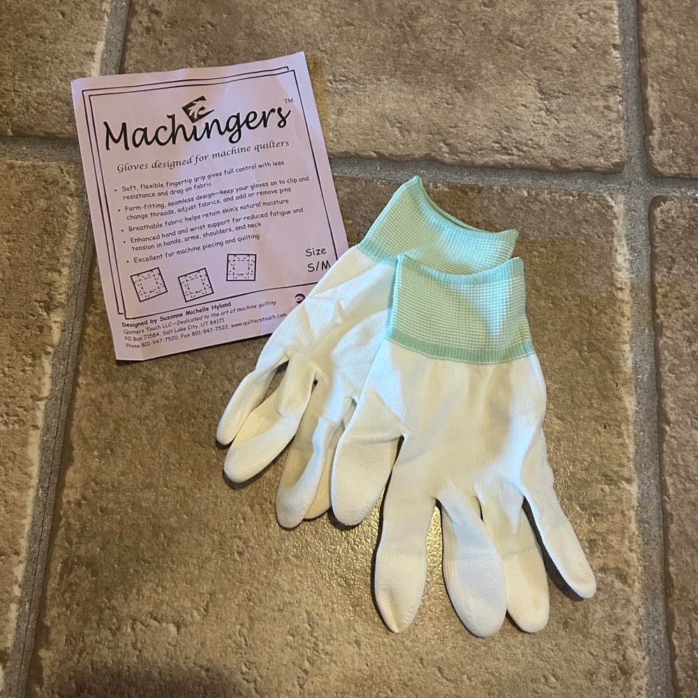 Machingers Quilting Gloves Suzanne Michelle Hyland Size S/M White Green Cuffs